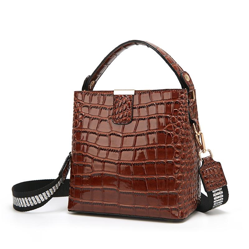 

Bag autumn and winter new patent leather crocodile pattern handbag shoulder crossbody fashion bucket women s bag Guangzhou темно-коричневого кольору