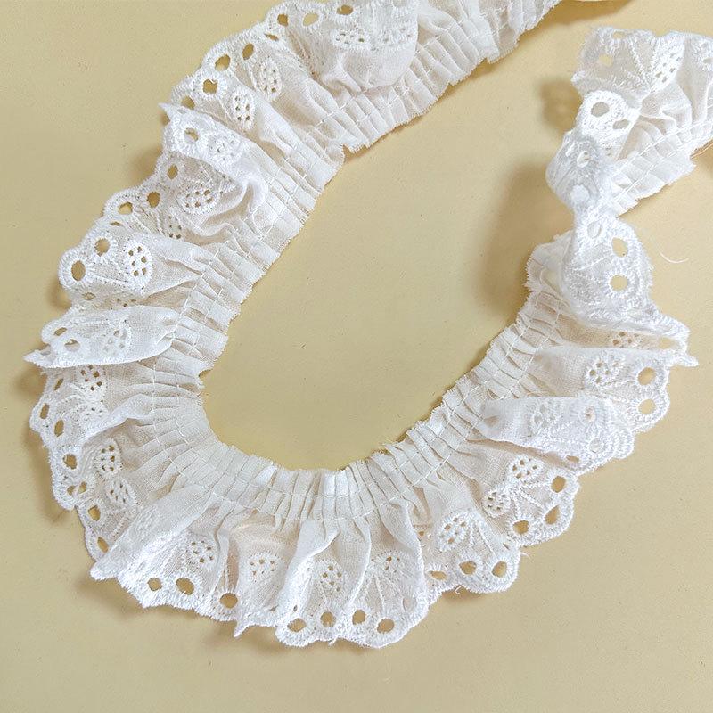 Cotton Heart Lace Trim: Handmade Pleated Accessories with Embroidery Thread