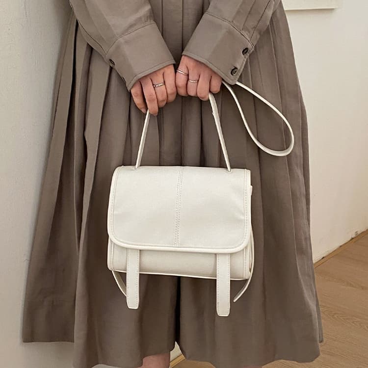 Retro messenger bag women's shoulder messenger bag