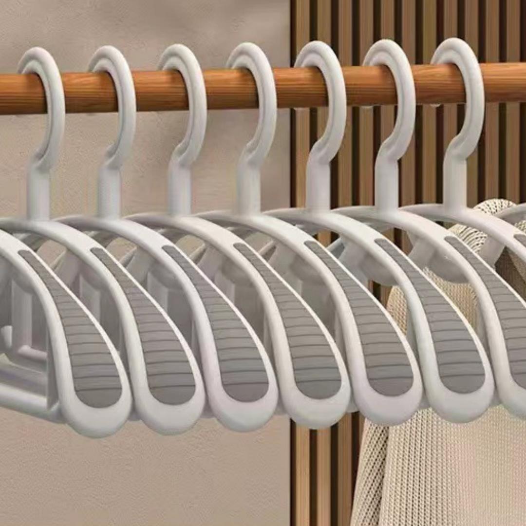 51 шт Бытовая нескользящая вешалка Толстая и широкая на плечи Пластиковая сушилка для одежды Используется для развешивания одежды 5pcs 790₽