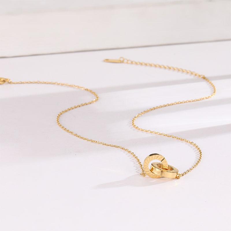 Elegant Titanium Steel Interlocking Necklace – Summer Luxury Clavicle Chain for Women, Versatile Celebrity-Inspired Accessory