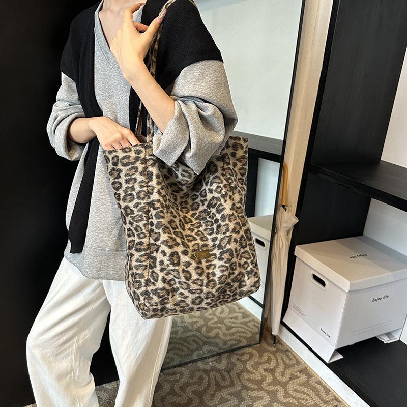 Large Capacity Tote Bag Women's New Fashion Leopard Print Shoulder Bag