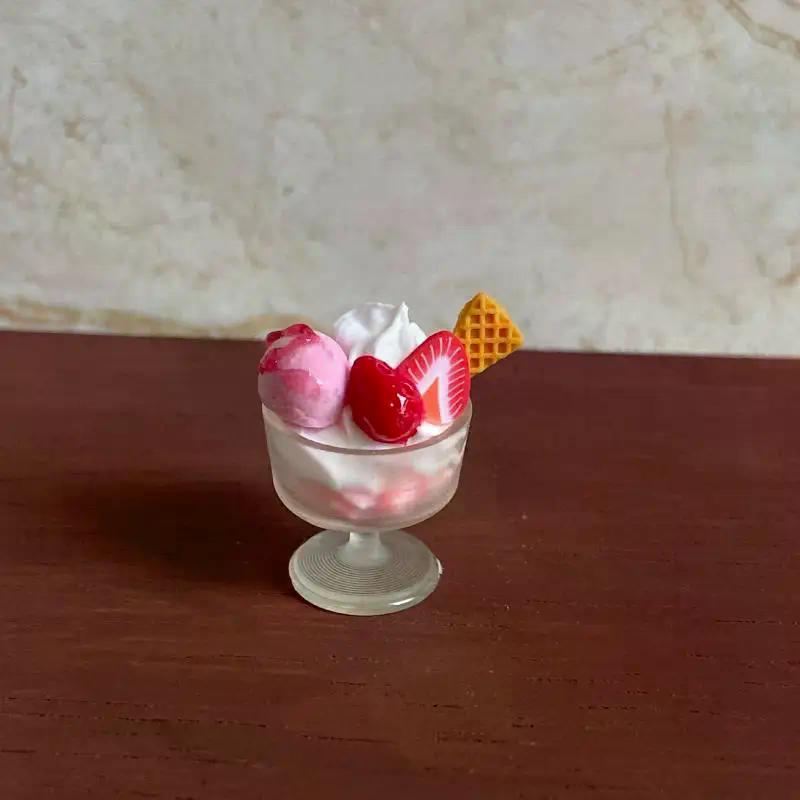 1pc Miniature Dollhouse Food Toy Strawberry Ball Pink Ice Cream Cup Model - DIY Decoration For Doll Accessories Kids Gift