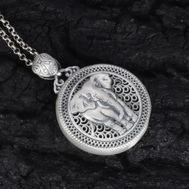 Creative Design Circular Ethnic Style Elephant Necklace Hollow Out Men'S Pendant Charm Keel Chain Banquet Jewelry