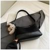 Large capacity dumpling bag women's winter new simple shoulder messenger bag student class commute small square bag