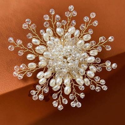 Vintage Wickelbrosche mit Kunstperlen: Elegante handgewebte Anstecknadel für Damen-Luxusmode