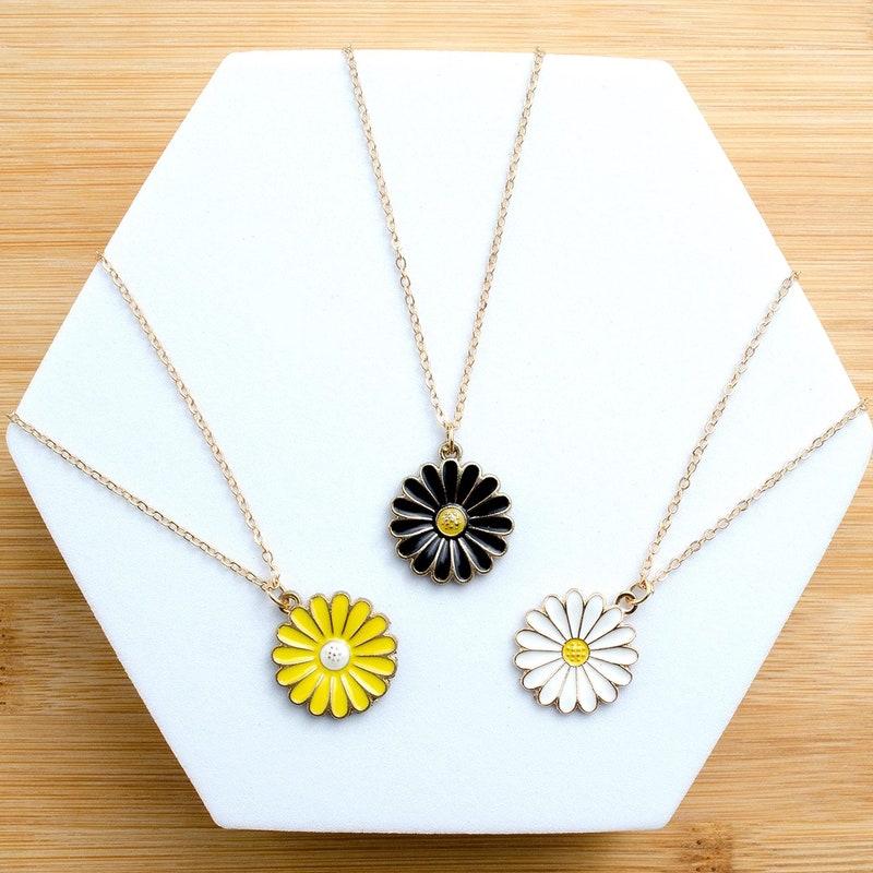 Daisy Flower Necklace Gold Plated Boho Choker