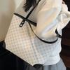 Casual high-value tote bag women's new hand-carried commuter bag fashionable going out large-capacity shoulder bag