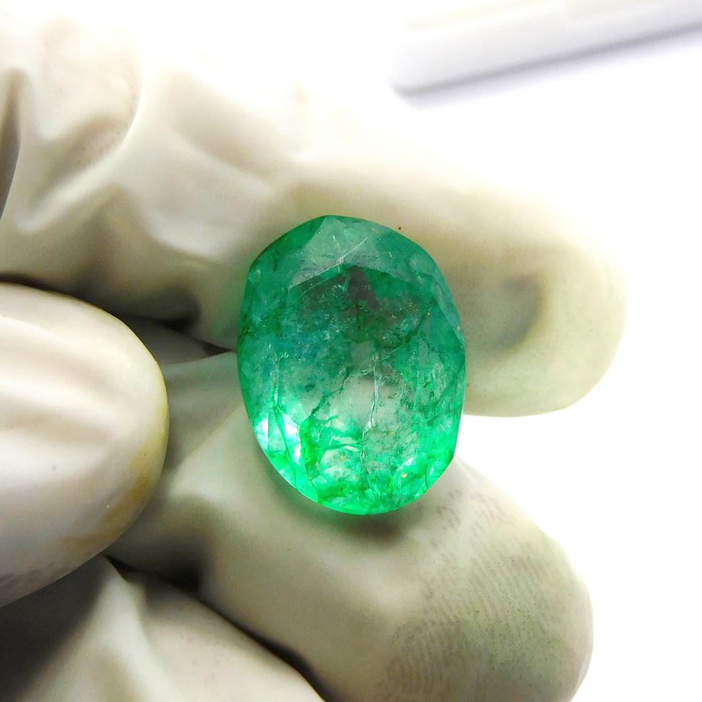 Natural Green Emerald Loose Gemstone Zambia 13.70 Ct Oval Cut for Jewelry Making and Gem Collections