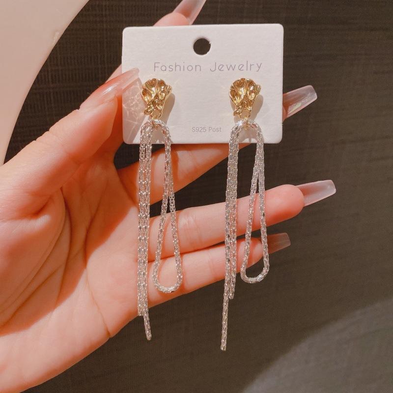 Female Retro Sparkling Long Cool Style Earrings