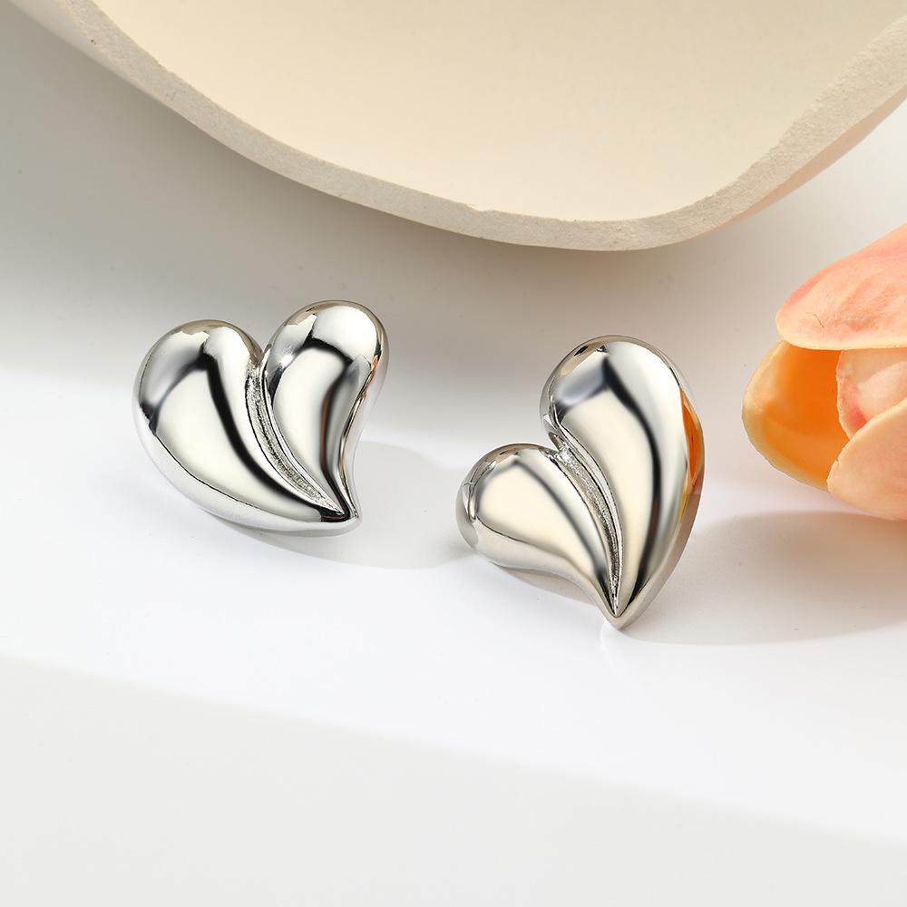 

Преувеличенная индивидуальность, модное медное золотое лицо, серьги в форме персикового сердца, женские аксессуары, асимметричные серьги в форме сердца