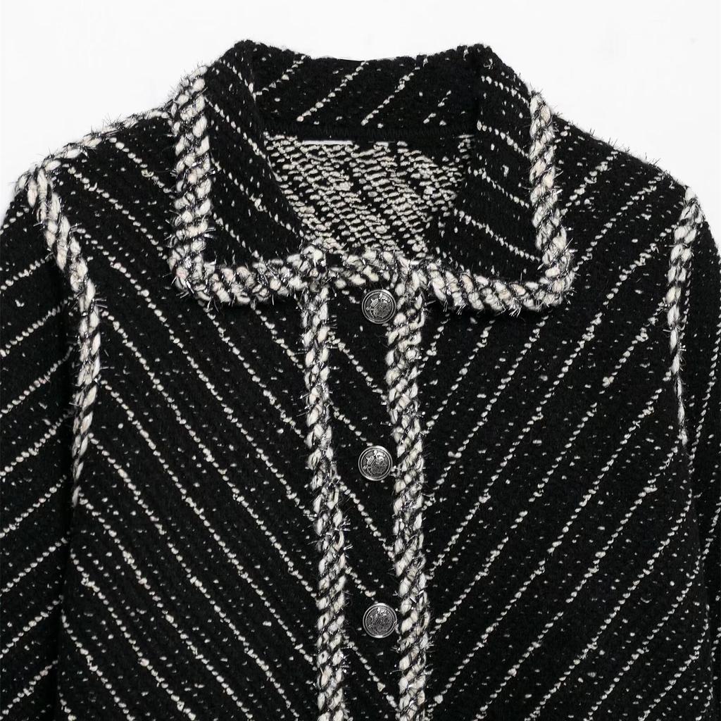 Spring 2025 Women's Fashion: Elegant Knit Top & Mini Skirt Set