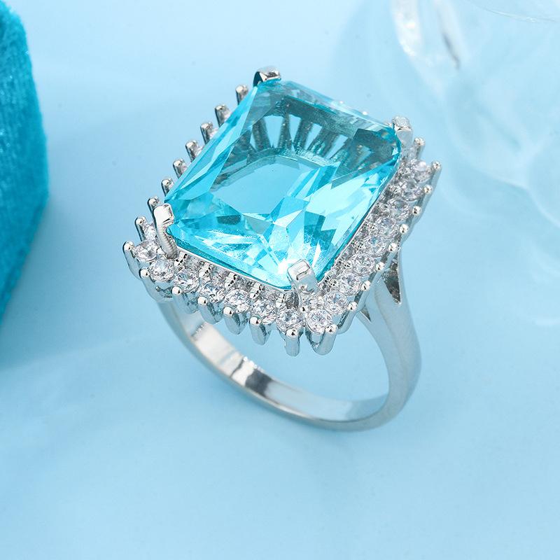 2026 European and American Rings, Inlaid with Lake Blue Zircon, Ring Jewelry.