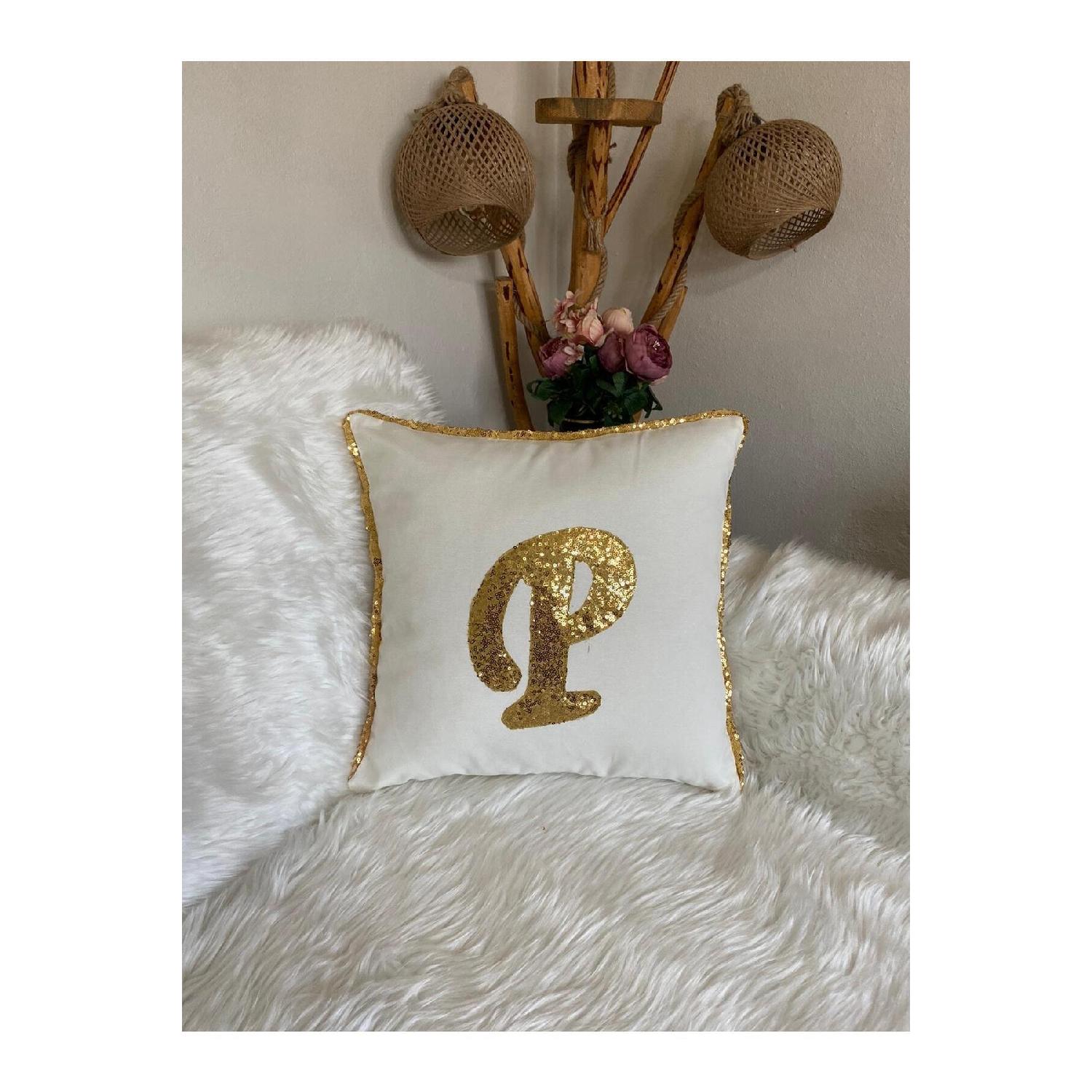 

Подушка с буквами 43 x 43 белый