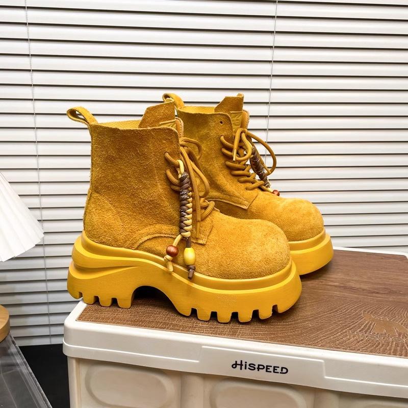 2025 Autumn New Retro Matte Leather Martin Boots Women's Shoes Platform Muffin Round Head Lace-up Locomotive Boots Short Boots Women