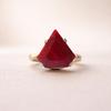 Trillion Cut Rode Robijn Statement Ring, 925 Sterling Zilveren Sieraden, Minimalistische Boheemse Ring voor Vrouwen