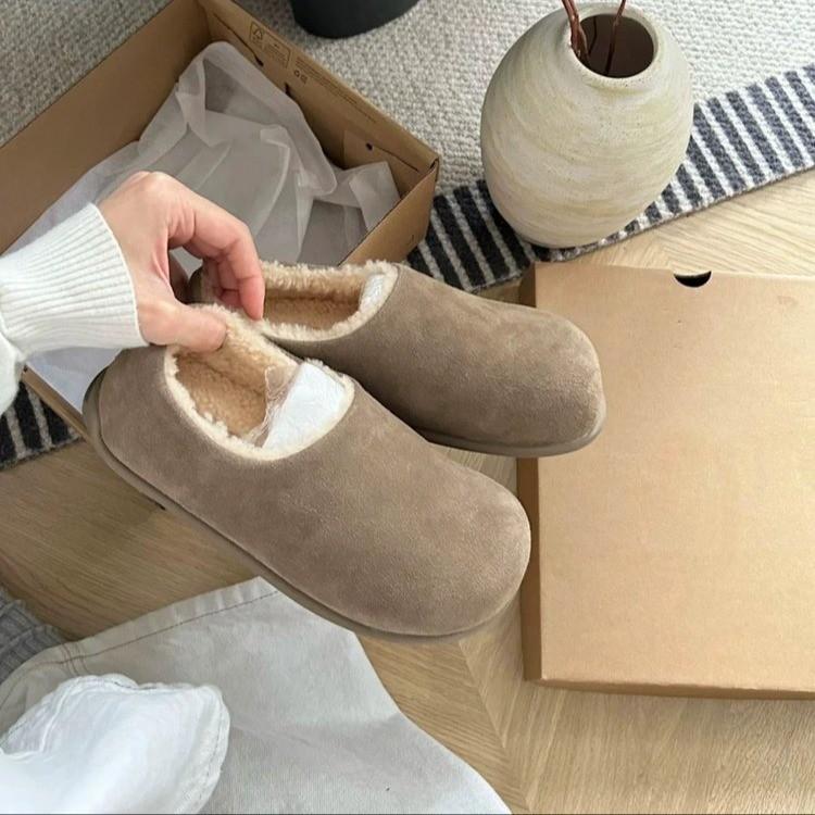 

Ugly cute flat-bottomed bag head, hairy half slippers, women wear a pedal outside in 2025, Mueller shoes, velvet Birkenstock cotton shoes. 35