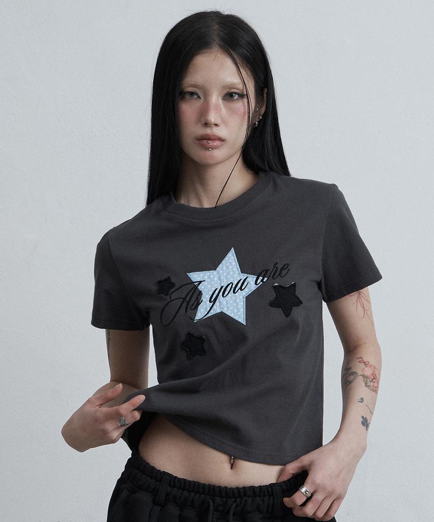 Aejeuyua Star Patch Loose Crop T-Shirt Charcoal