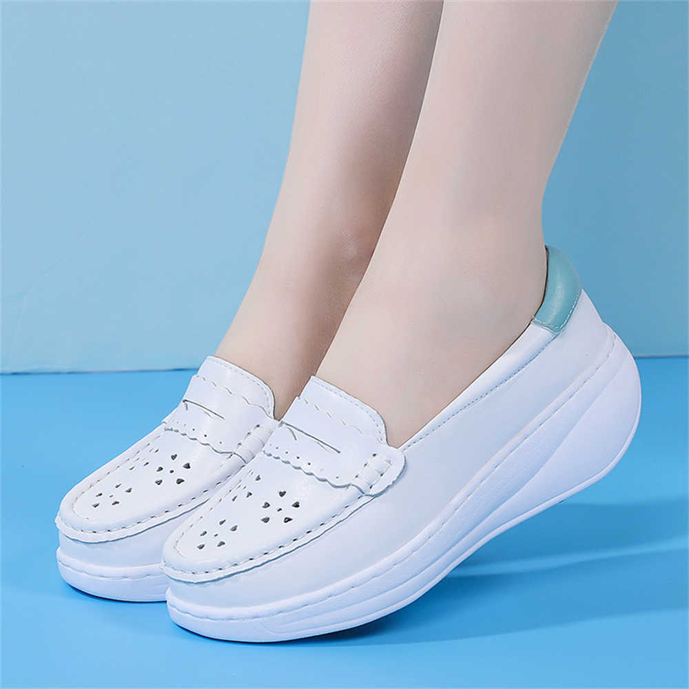 Fashion Mocasino Height Up Comfortable Shoes Women Casual Beige Women Boots Women's Leopard Sneakers Sport Loffers Wholesale