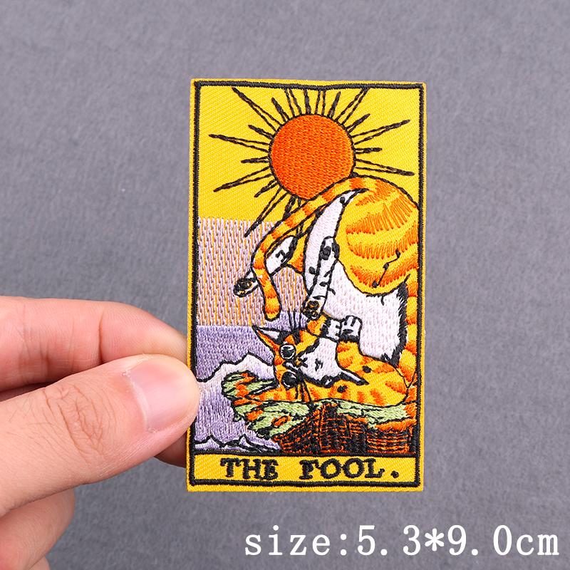 

Нашивки с картами Таро, нашивки с нашивками на одежду, нашивки с вышитыми животными в стиле хип-хоп на одежде, нашивки с черепами и бриллиантами на рюкзаки