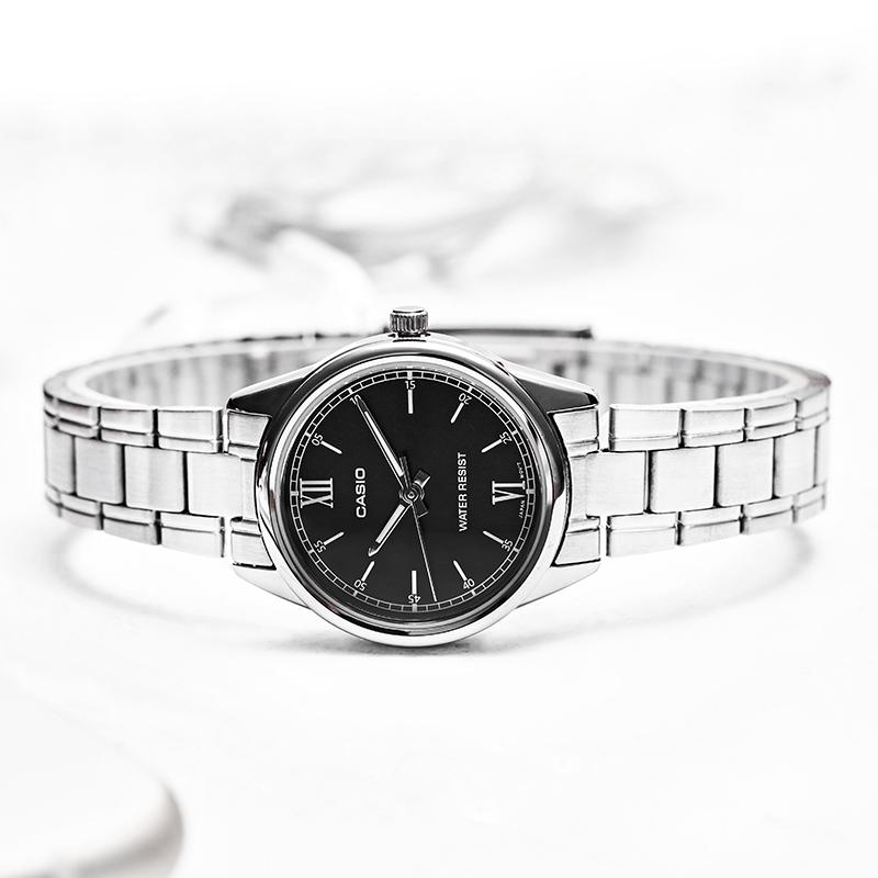 CASIO Women's Standard Series Black Watch LTP-V005D-1B2 LTP-V005D-1B2