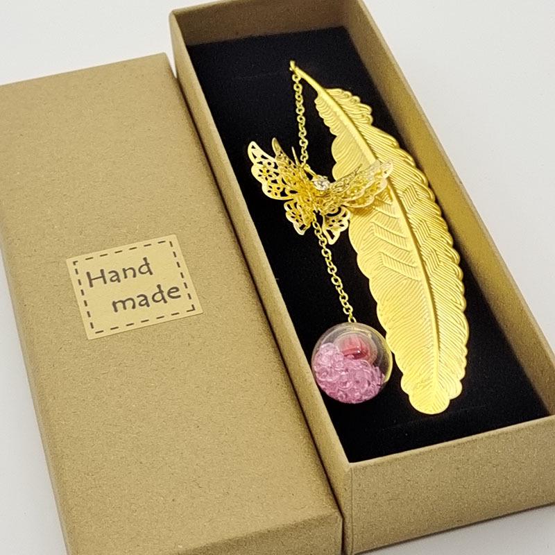Popular Chinese Metal Feather Bookmark with Dried Flower and Butterfly Design - Perfect Teacher's Day Gift