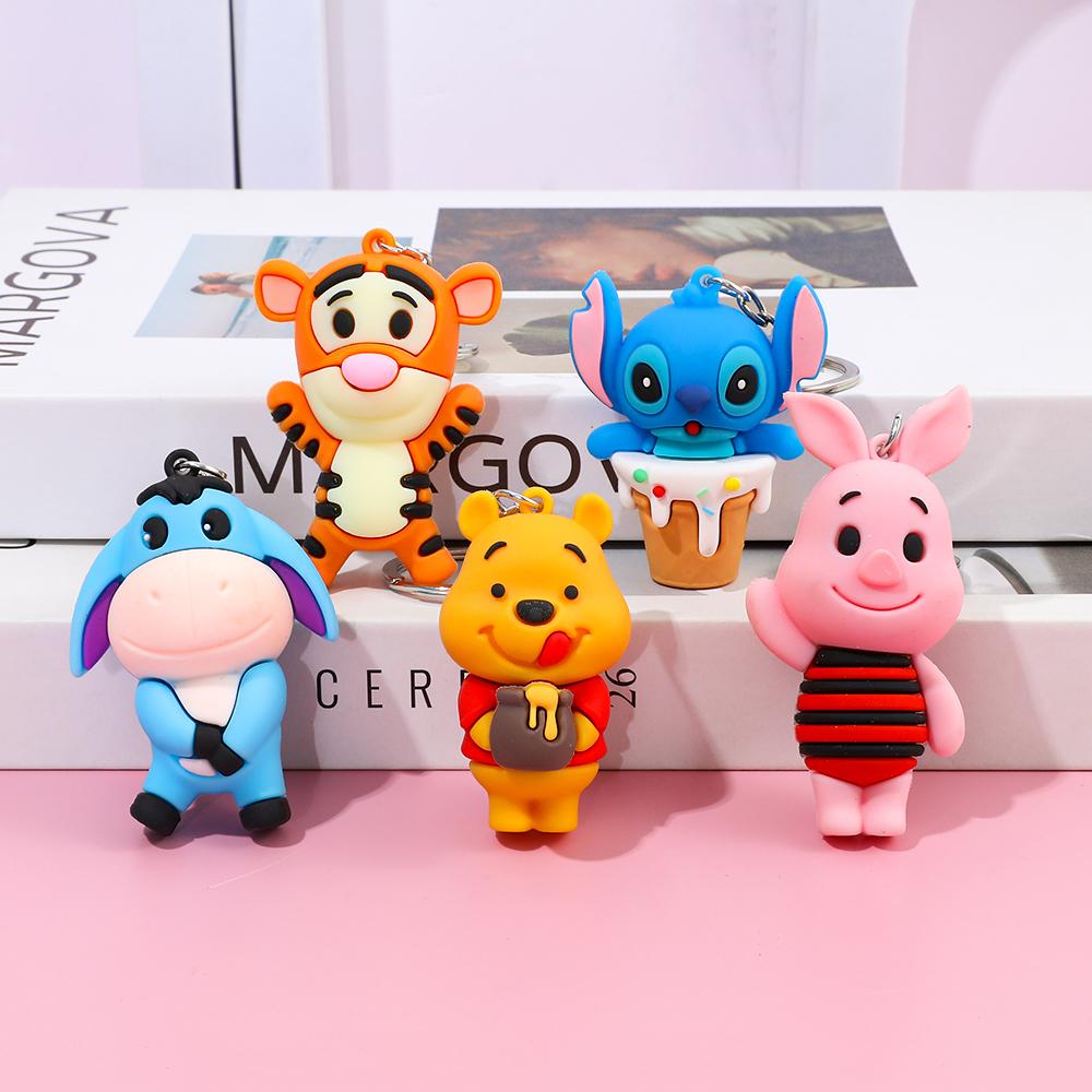 

5pcs Disney Pooh Bear series keychain combination set, perfect for car keys, backpacks, and holiday gifts,