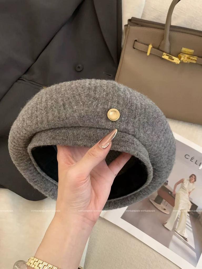 Japanese Literary And Retro Christmas Red Wool Beret Female Autumn And Winter Versatile Warm Face Little Painter Hat