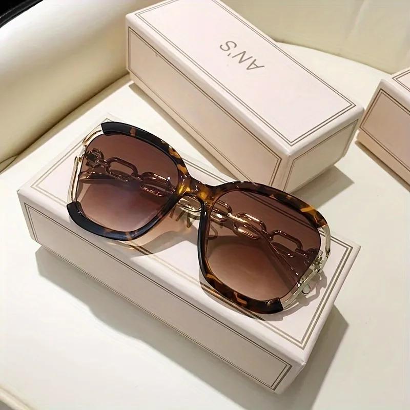 Brand New Metal Hollow-out Chain Leg Sunglasses Vintage der Fashion Trend Street Catwalk Sunglasses for Ladies Shades