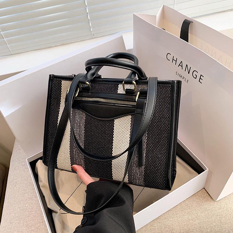 Fashion Tote Bag Women's New Versatile Large-capacity Shoulder Bag Commuter Handbag