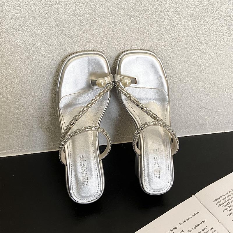 French Pearl Cover Toe Cool Slippers Fairy Shoes Wear 2025 New Summer Temperament Rhinestone Middle Heel Sandals