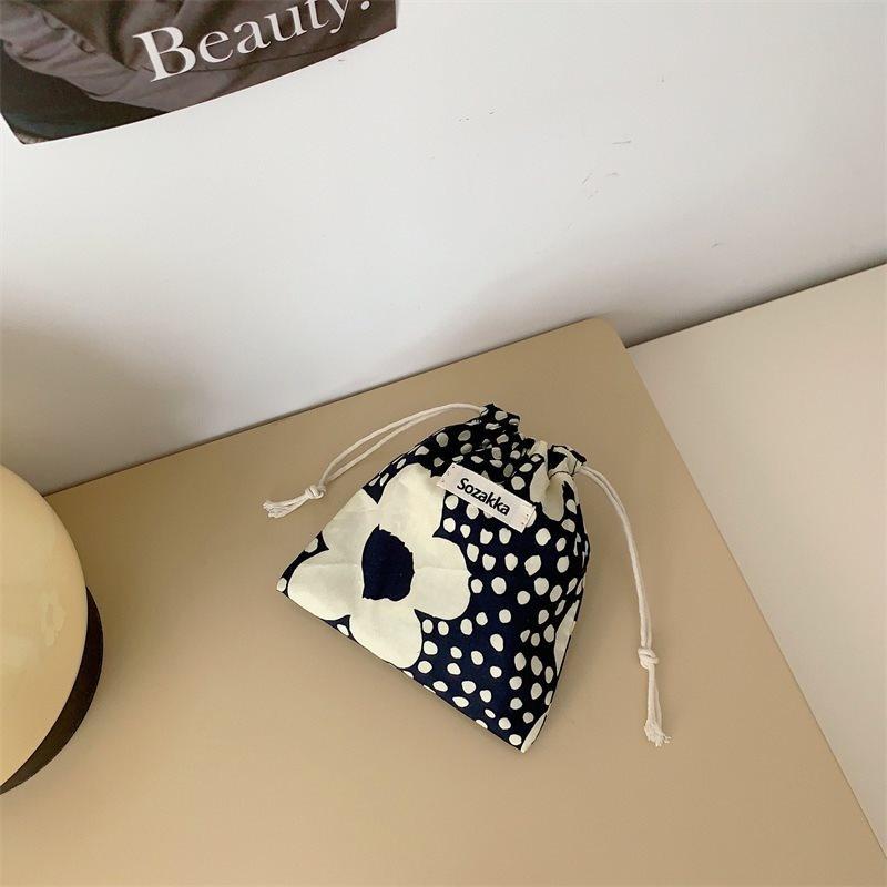 Stylish Small Fabric Flower Drawstring Bag For Cosmetic And Daily Essentials Organization