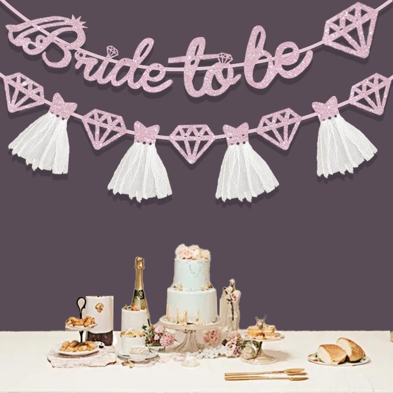 Decor de Nuntă European și American: Fustă Tulle 'Bride to Be' Banner Sclipicios cu Design Inel cu Diamant