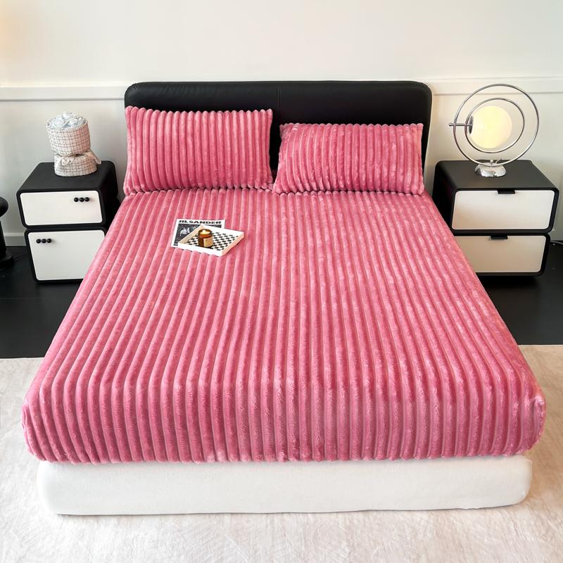 2025 Rabbit Velvet Bedsheet Bed Cover, Single Piece, Winter Thick Milk Coral Velvet Mattress Protective Cover, Dust-proof