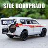 Model auta Toyota Land Cruiser Prado v mierke 1/32, simulácia tlakovo odlievaných hračiek pre terénne vozidlá so zvukovým a svetelným darčekom pre deti