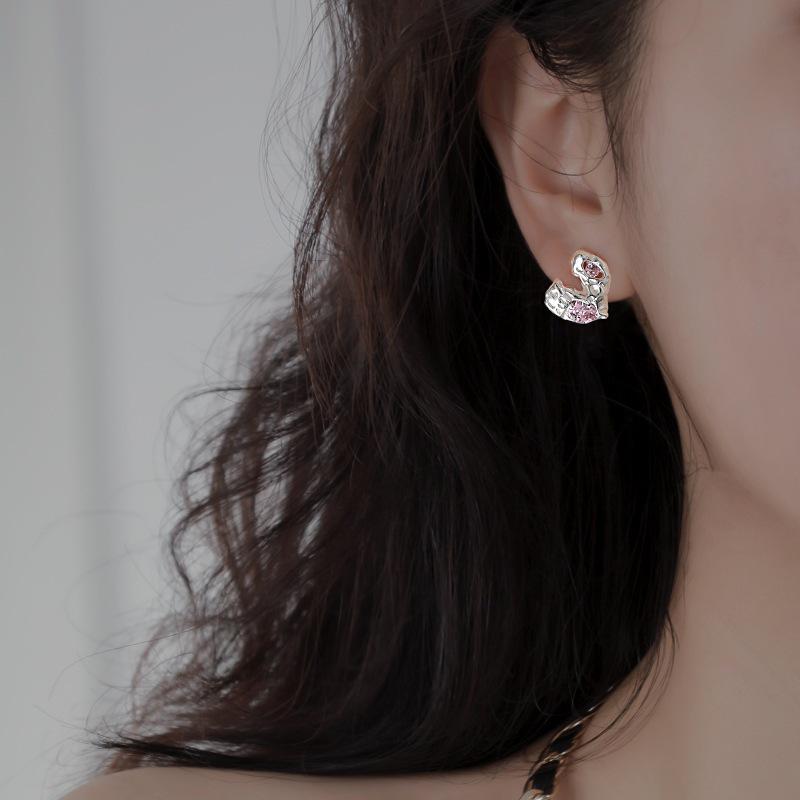 Korean Style Pink Irregular Heart Stud Earrings for Women - Fashionable and Simple Peach Heart Jewelry