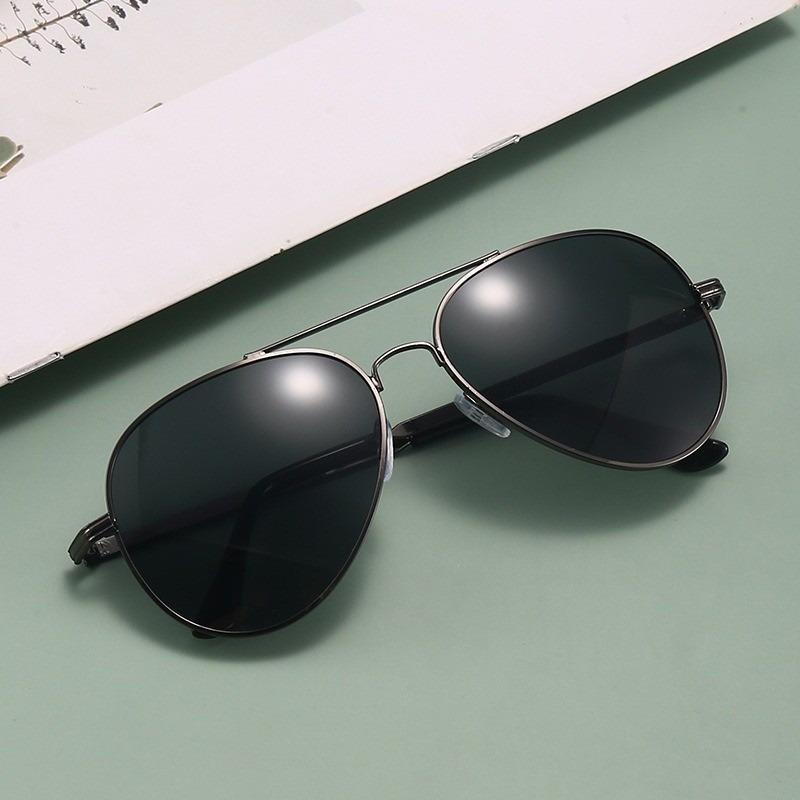 Fashionable Classic Aviator Sunglasses UV 400 Metal Frame Driving Sunglasses for Men  Women