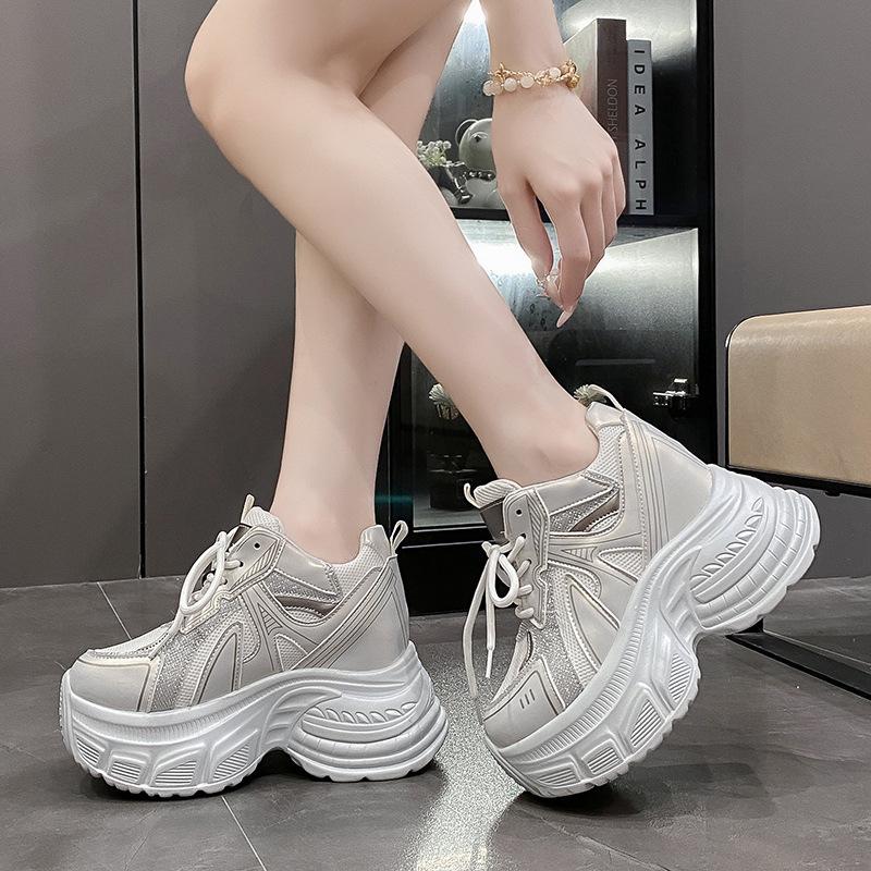 Fashion and popular silver dad shoes women's 2025 new autumn models lightweight women's shoes heightening casual sports shoes single shoes