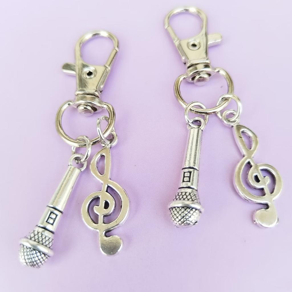 Einzigartige Hip Hop Styles Mikrofon und Noten Anhänger Schlüsselanhänger Ideales Accessoire Für Modebegeisterte