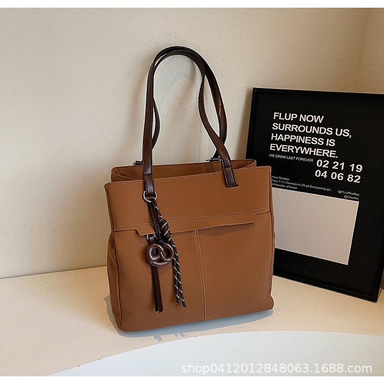 

Fashion large-capacity tote bag women s 2025 new retro casual commuter shoulder bag multi-functional backpack коричневый
