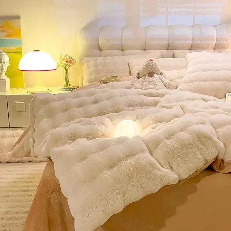 Plush Four Piece Set Double Sided Warm Coral Fleece Quilt Cover Winter Thickened Soft Bed Sheets Pillowcases Bedding Products