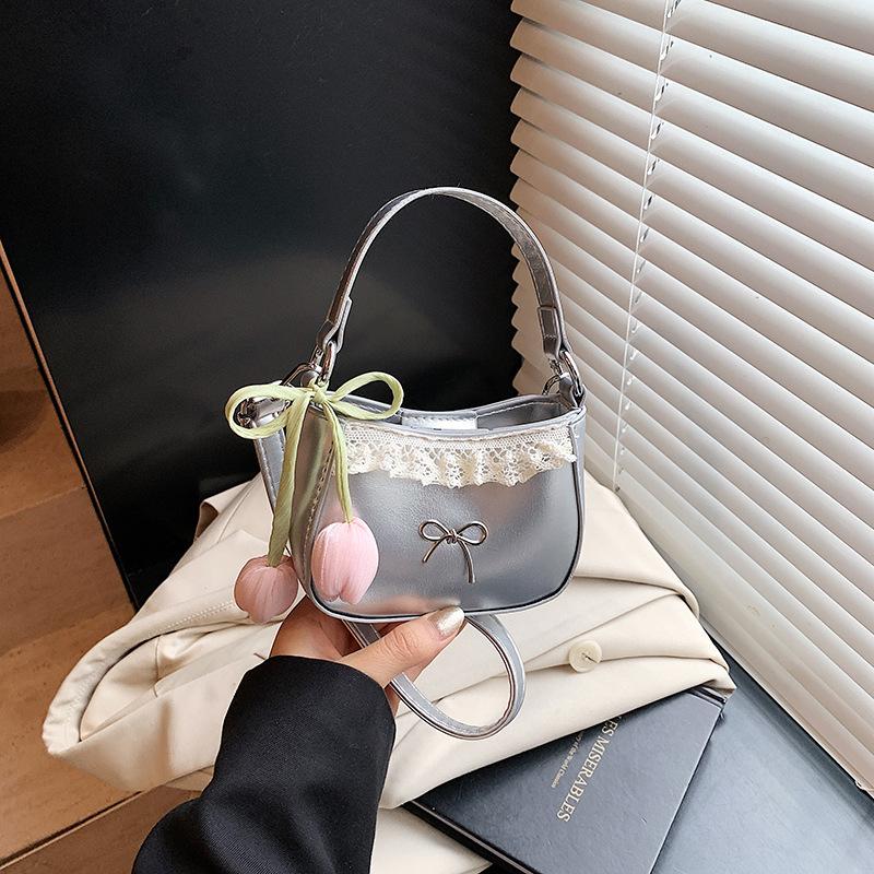 Niche Design Single Shoulder Underarm Bag Women's 2025 New Trendy High-end Sense Versatile Messenger Bucket Bag