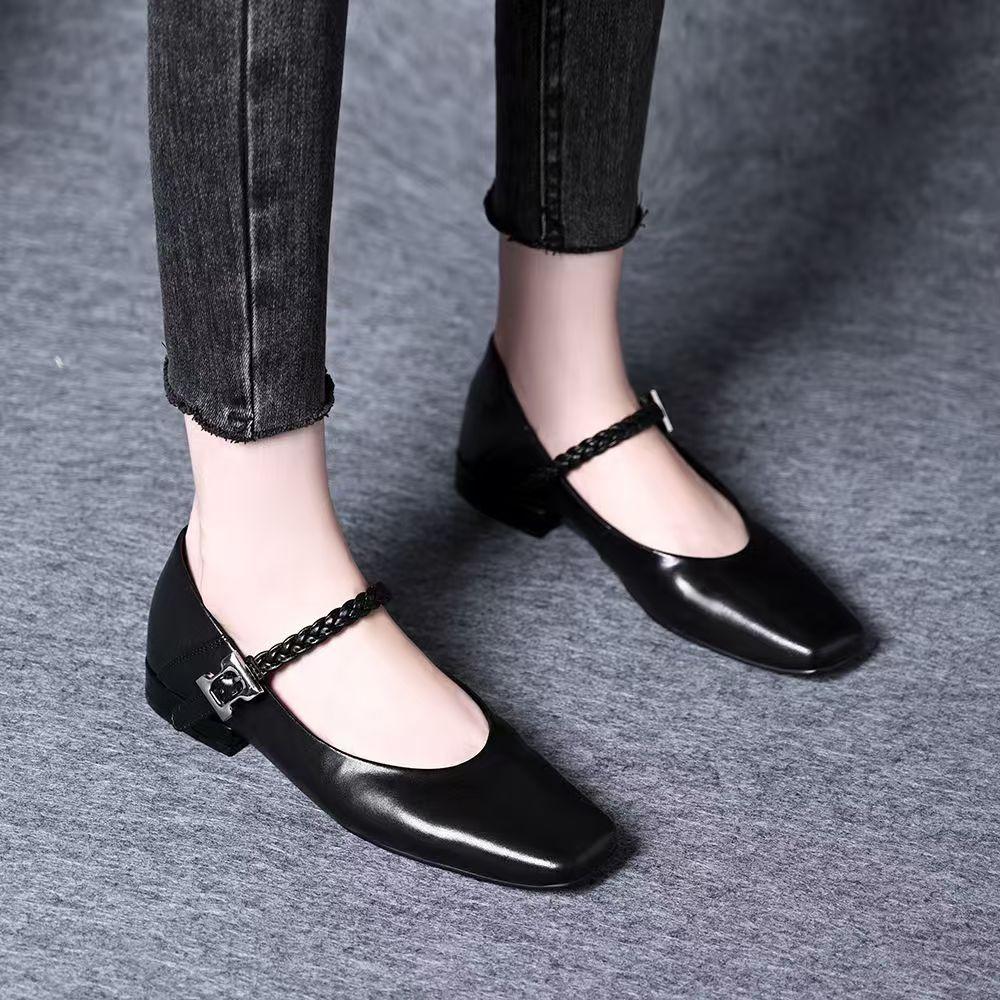 Mary Jane Damenschuhe weiches Leder Französisch Frühling und Sommer neu Retro eckige Spitze flacher Ausschnitt Ein-Wort-Schnalle mit dickem Absatz Pendeln einzeln