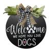 Placa de Boas-Vindas de Madeira para Porta com Gato e Cachorro