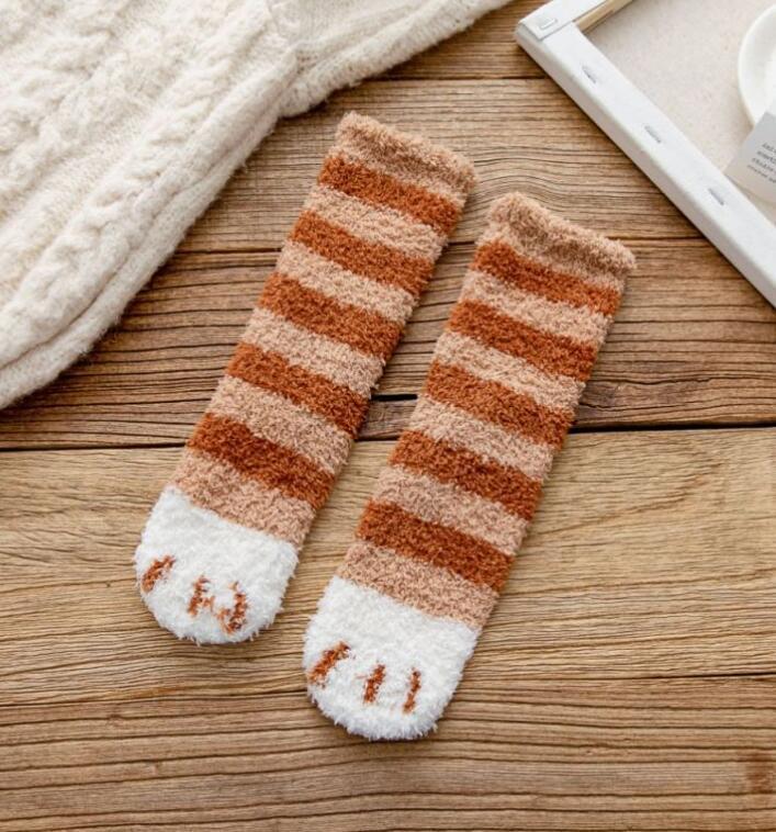 Cozy Cat Paw Mid-Calf Floor Socks - Thick, Non-slip, Warm & Comfortable for Autumn/Winter