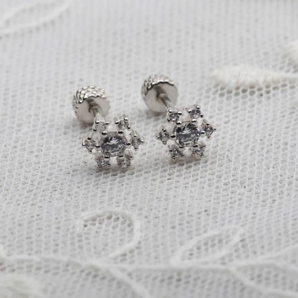 Women's Daily Accessory Sari Snowflake Piercing