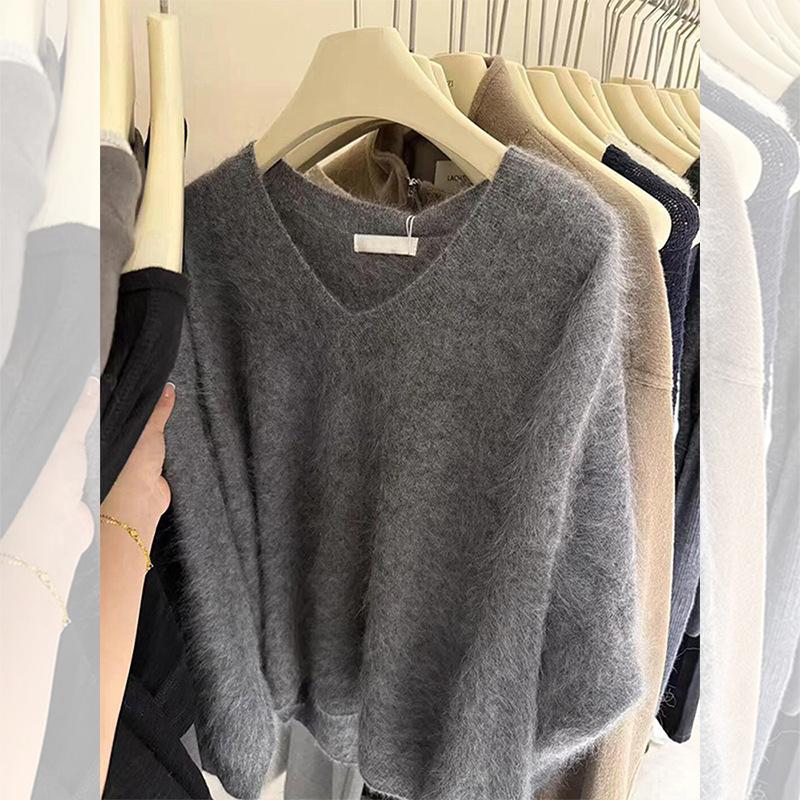 Lazy wind gray pullover v-neck mink fleece sweater women's autumn and winter with loose and good-looking knitted sweater top