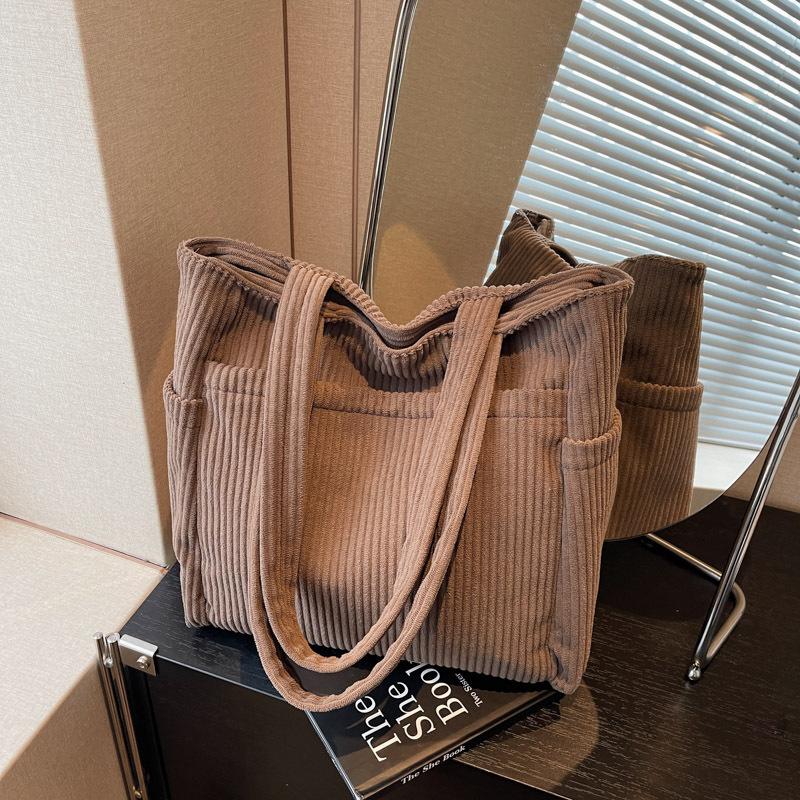 Fashion velvet bag women's autumn and winter new shoulder armpit bag large capacity commuting class tote bag