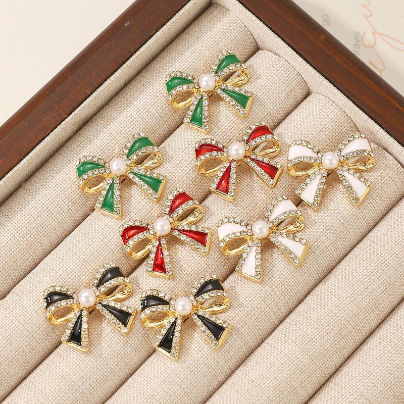Vintage Metal Bow Inlay Zircon Stud Earrings for Women Exquisite Imitation Pearl Bowknot Charms Earrings Fashion Party Jewelry