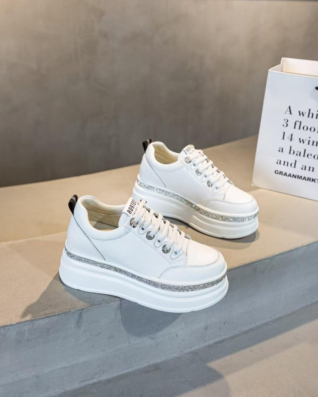 

Fashion leather niche platform sports shoes autumn new heightening soft leather board shoes muffin casual white shoes 34